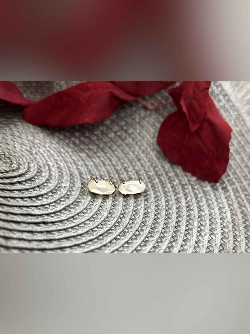 Kendra Scott Gold Oval Crystal Stud Earrings